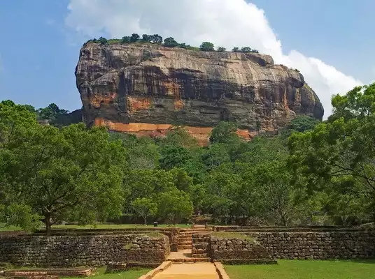 Day 3: Explore Sigiriya & Minneriya