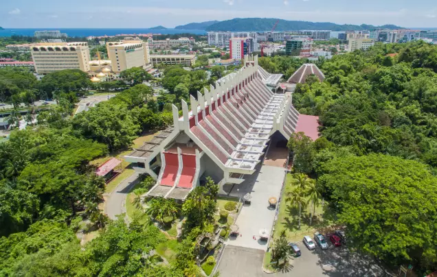 Days 1-2: Arrive in Kota Kinabalu