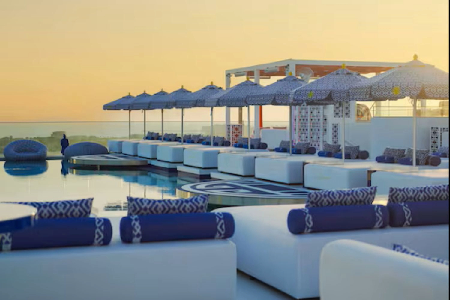 Chinawhite Sky Pool and Bar